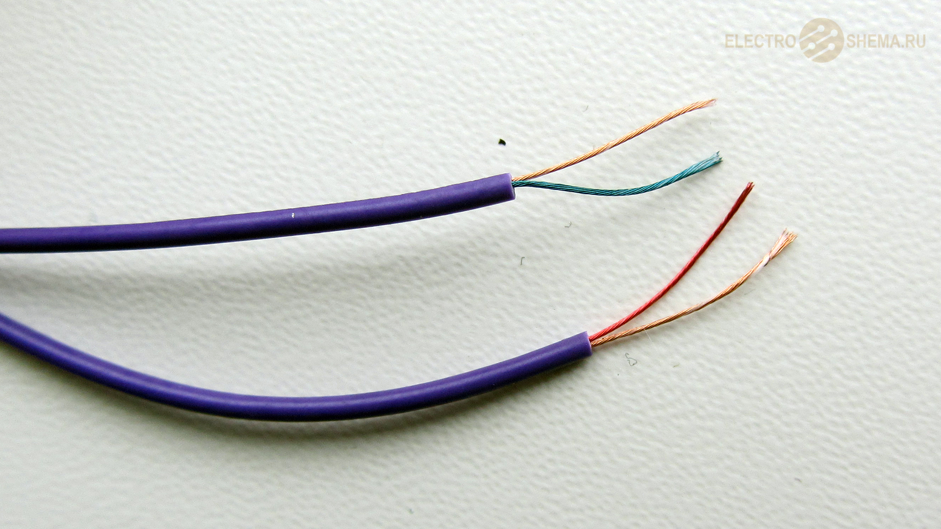 Зачищенные провода от наушников